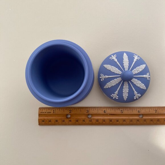 Wedgwood Blue Jasperware Lidded Jar with White Motif - Picture 6 of 8